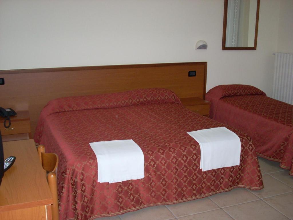 Hotel Margherita San Giovanni Rotondo Phòng bức ảnh